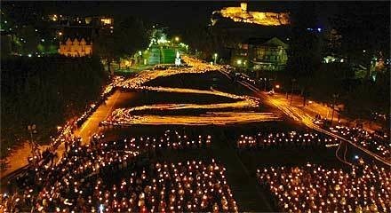 Fill 440x240 lourdes flambeaux 440x240