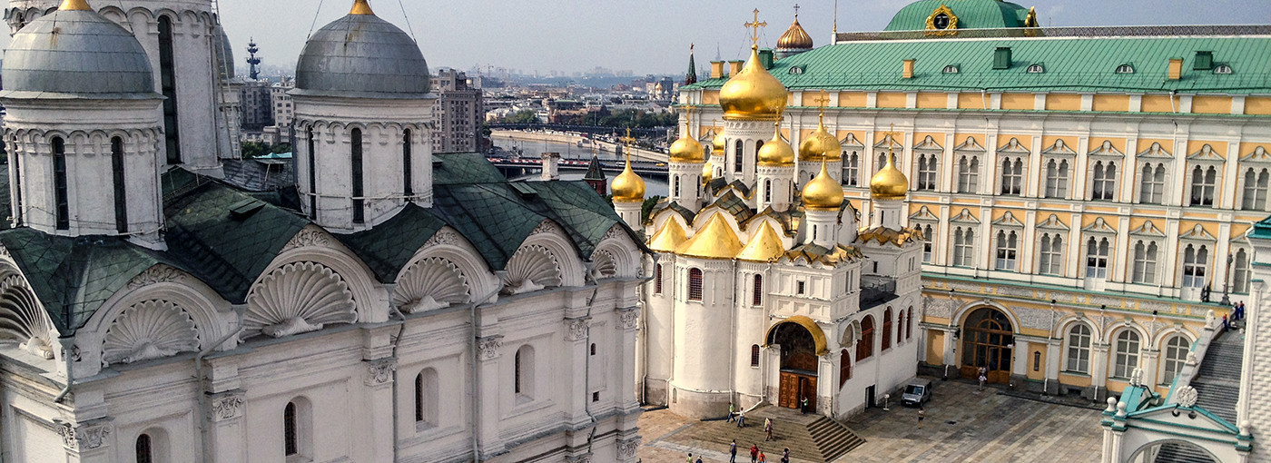 Fill 1400x510 sobornaya square at the moscow kremlin 2014 testata