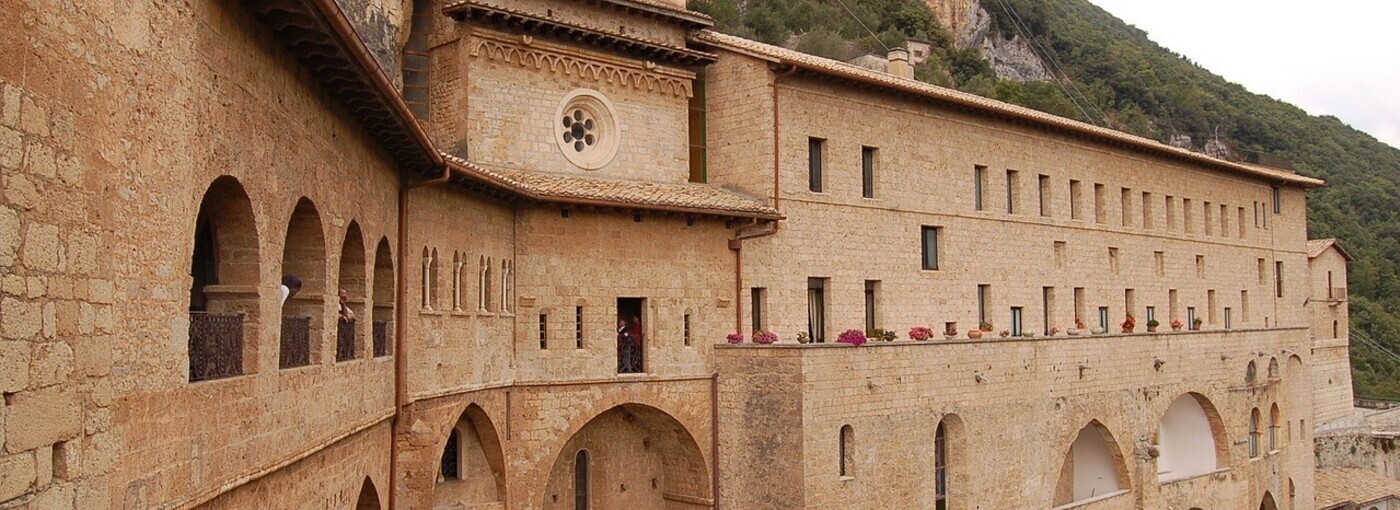 Fill 1400x510 monastery g6cbbfc459 1280