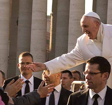 Testata mobile 435x465 vaticano con papa francesco